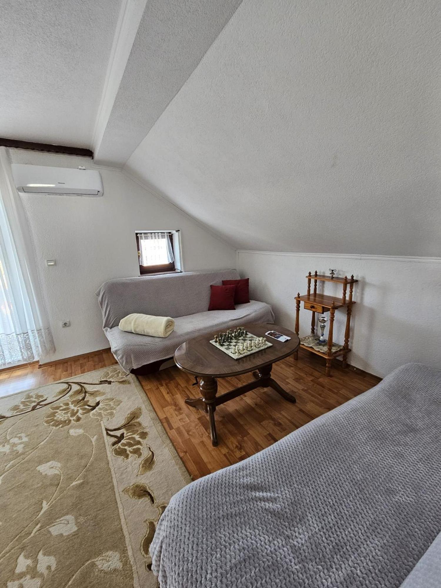 Holiday Home Peaceful Retreat 비소코 외부 사진